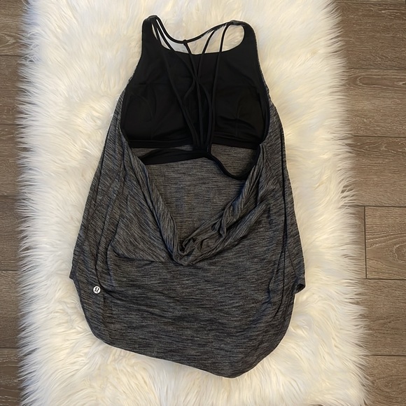 Size 6 lululemon tank top - Picture 2 of 4